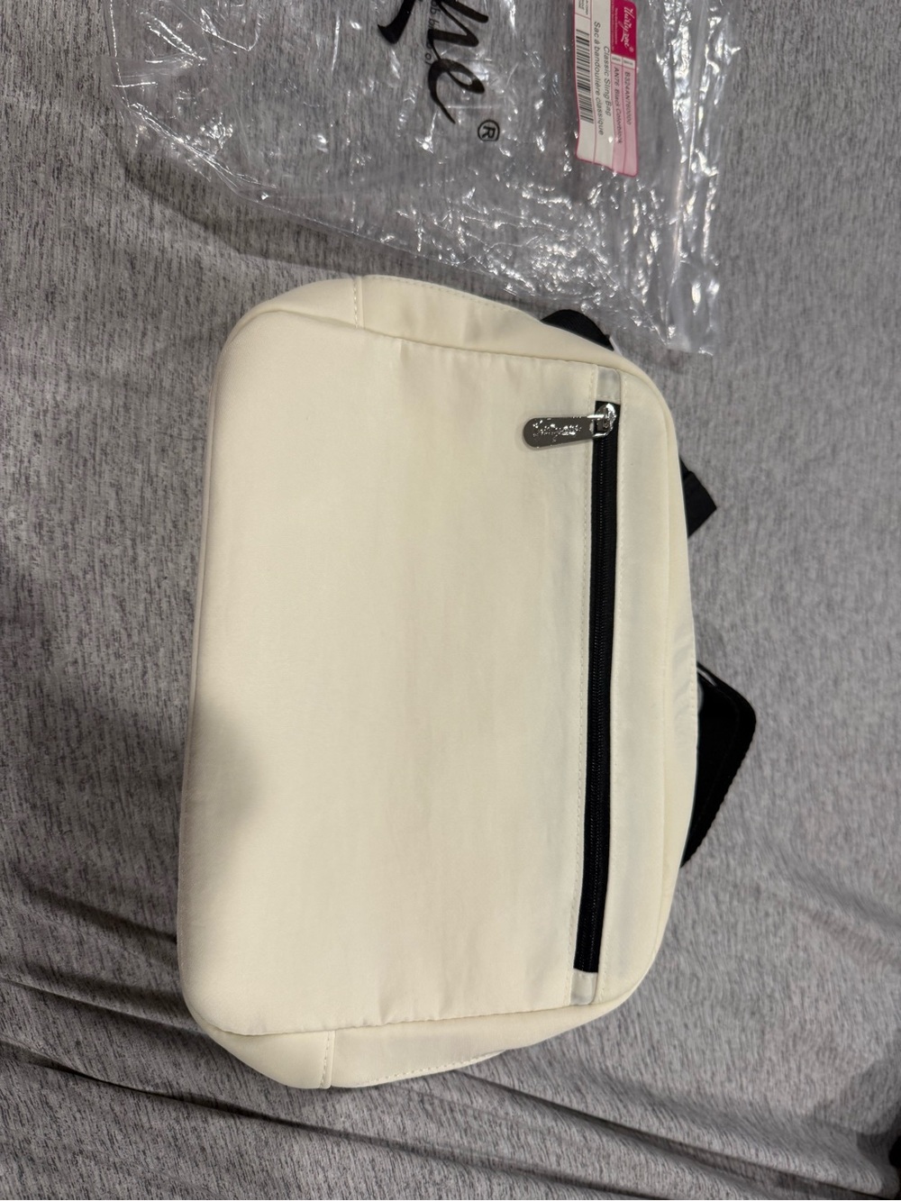 Thirty-one Cream Crossbody Bag with Front Zip Pocket
